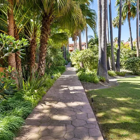 Beautifull Penthouse, Big Solarium With Seaview And Exotic Oasis Gardens Estepona