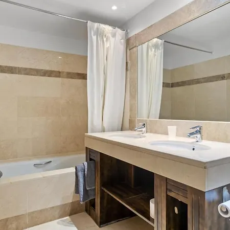 Apartment Beautifull Penthouse, Big Solarium With Seaview And Exotic Oasis Gardens